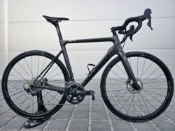 Silniční kolo Basso Venta disc Ultegra – velikost 53cm (M) / Top stav