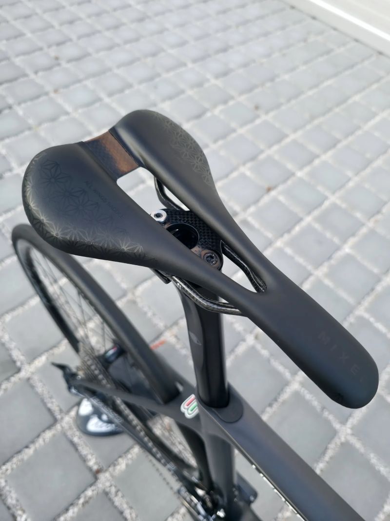 Silniční kolo Basso Venta disc Ultegra – velikost 53cm (M) / Top stav