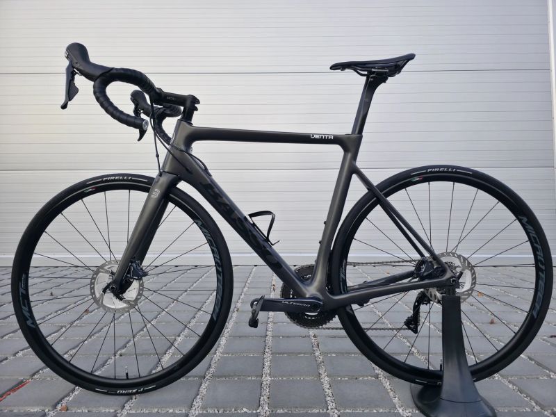 Silniční kolo Basso Venta disc Ultegra – velikost 53cm (M) / Top stav