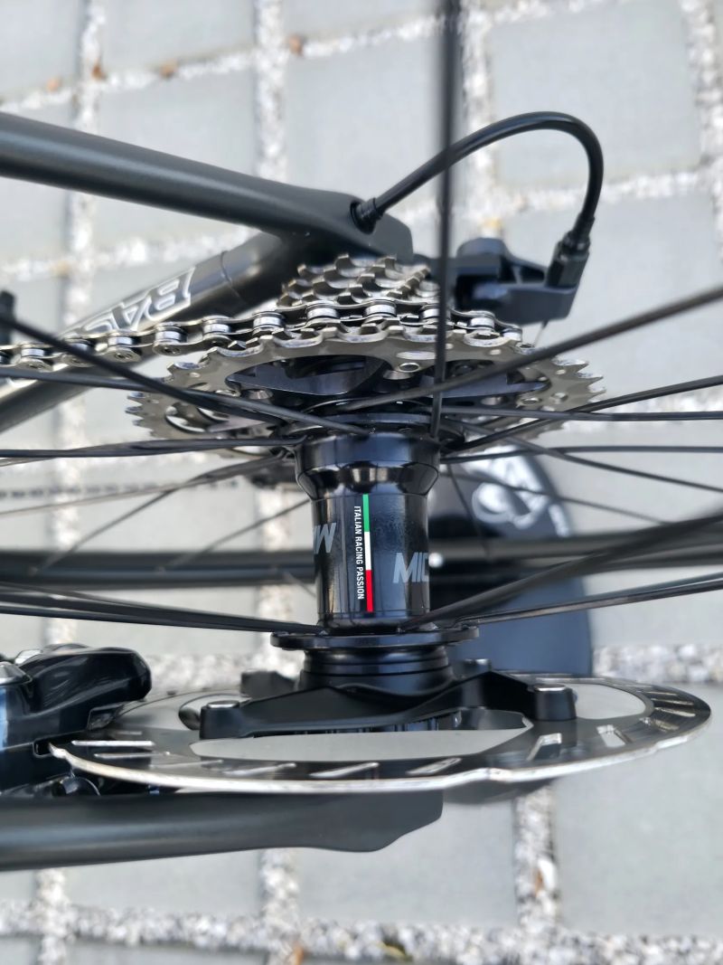 Silniční kolo Basso Venta disc Ultegra – velikost 53cm (M) / Top stav
