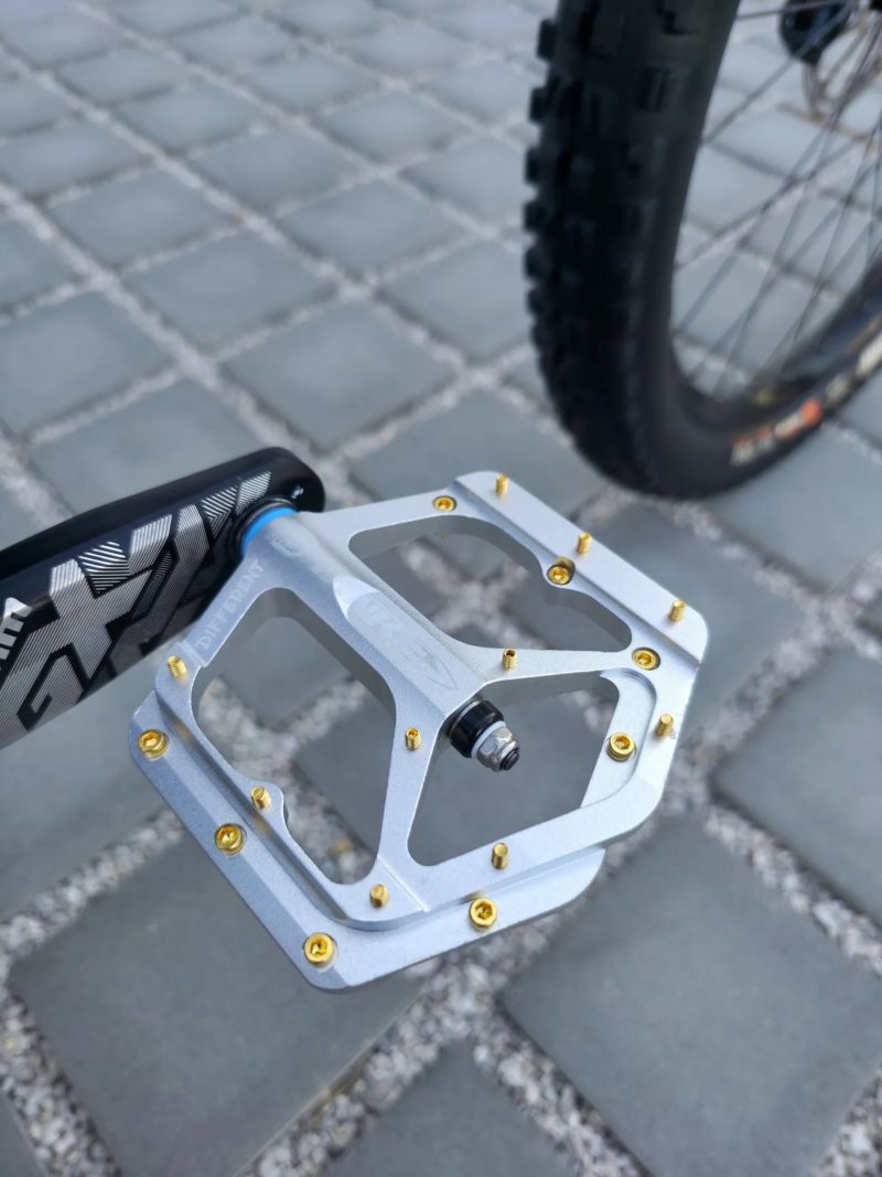 Yeti SB5 2019 27,5″ velikost M / Top stav / Sram GX Eagle 1x12 / Fox 36