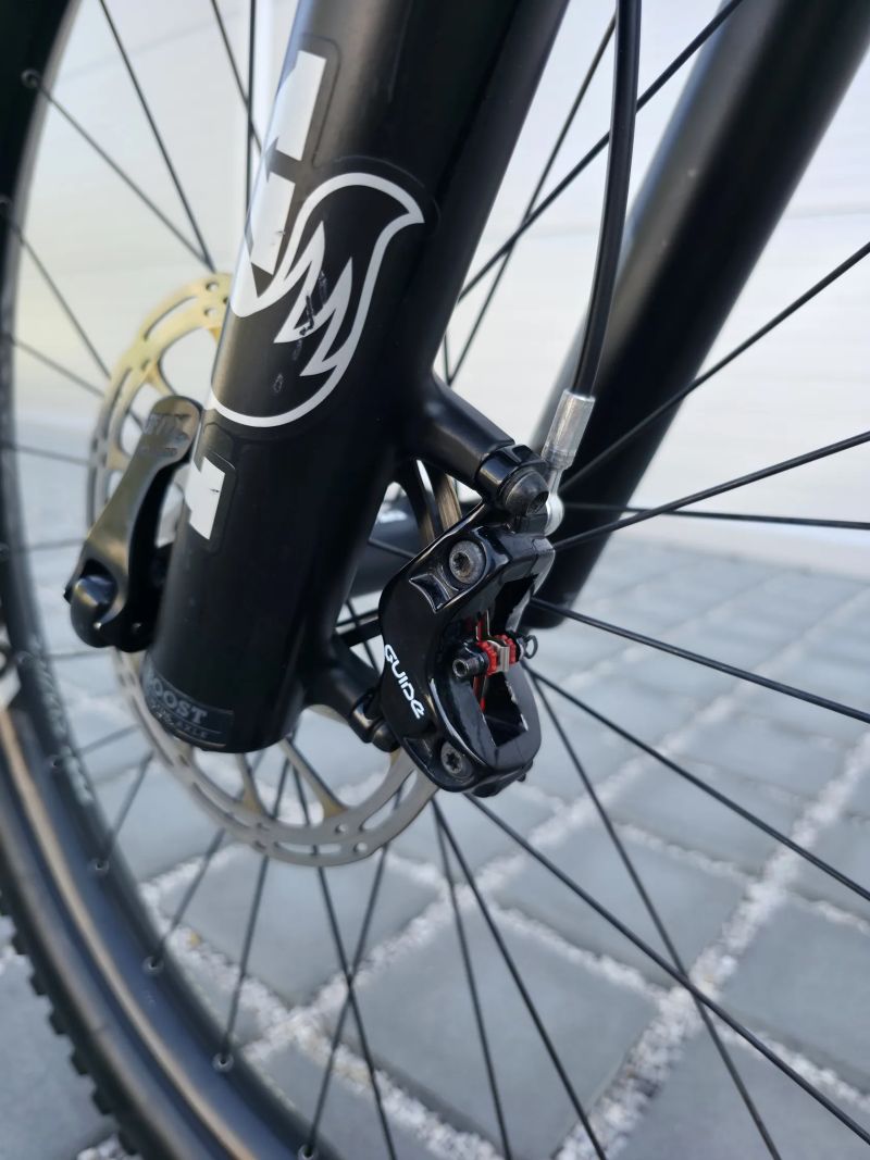 Yeti SB5 2019 27,5″ velikost M / Top stav / Sram GX Eagle 1x12 / Fox 36