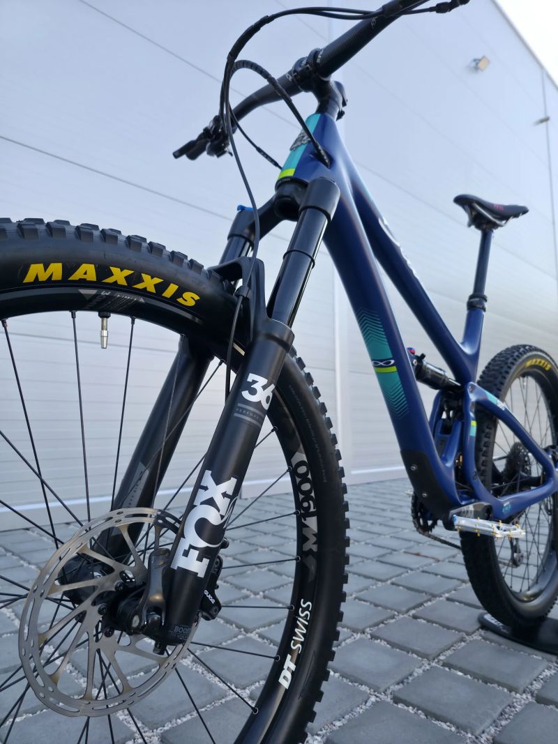 Yeti SB5 2019 27,5″ velikost M / Top stav / Sram GX Eagle 1x12 / Fox 36