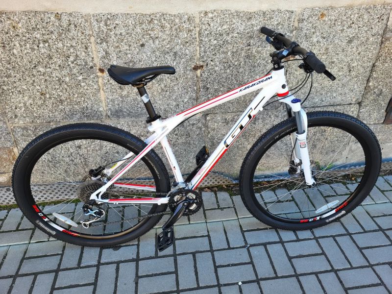 GT KARAKORAM ELITE 29" XT 3x9/ROCKSHOX/hydrauliky AVID vel.M