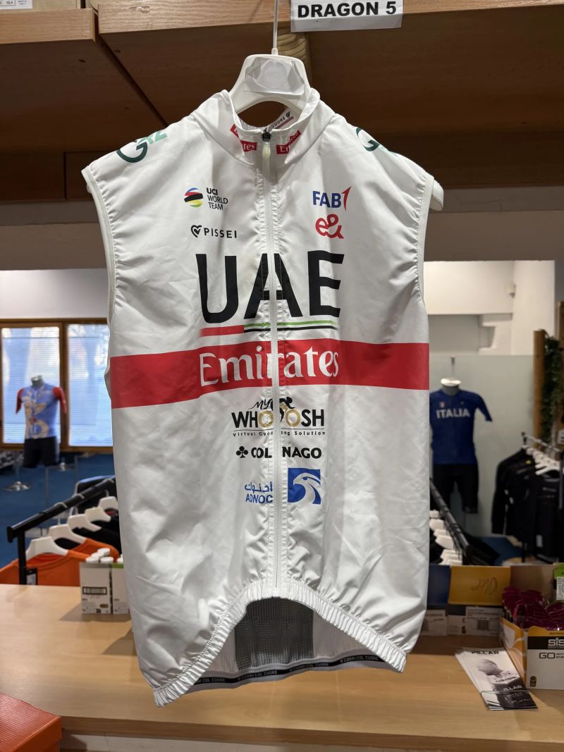 UAE Emirates vesta