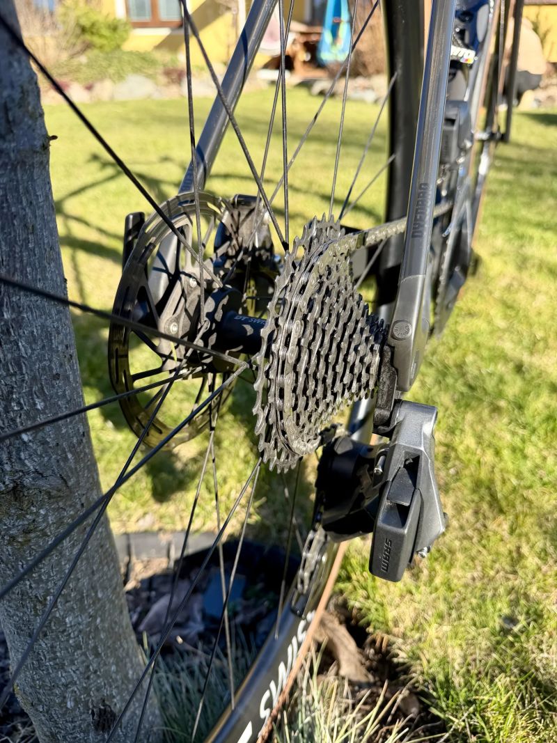 Canyon Endurance CF 7 eTap