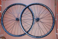 29" KARBONOVÁ KOLA BONTRAGER KOVEE PRO, VNITŘNÍ ŠÍŘE 29mm, OŘECH XD, V PERFEKTNÍM STAVU