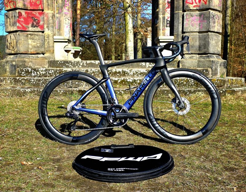 Pinarello Dogma F 2025