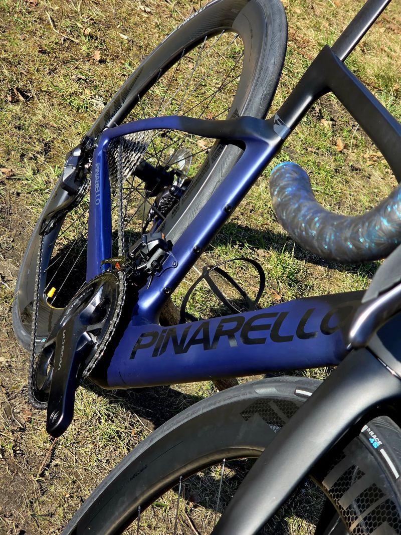 Pinarello Dogma F 2025