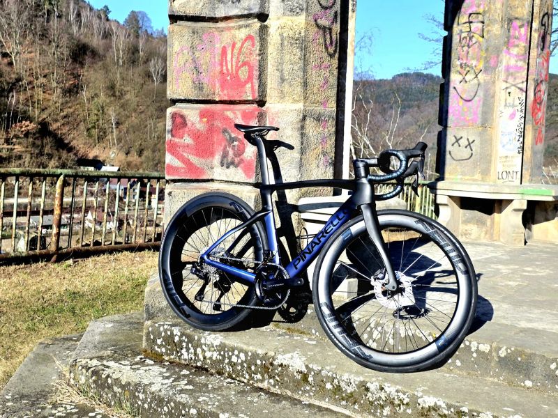 Pinarello Dogma F 2025