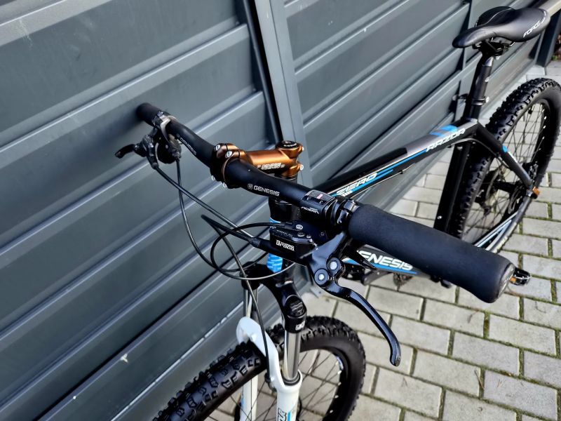 (56)Horské hliníkové kolo Genesis 