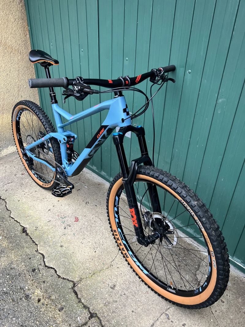 Trailové karbonové kolo Cube Stereo 140 HPC Race 27.5