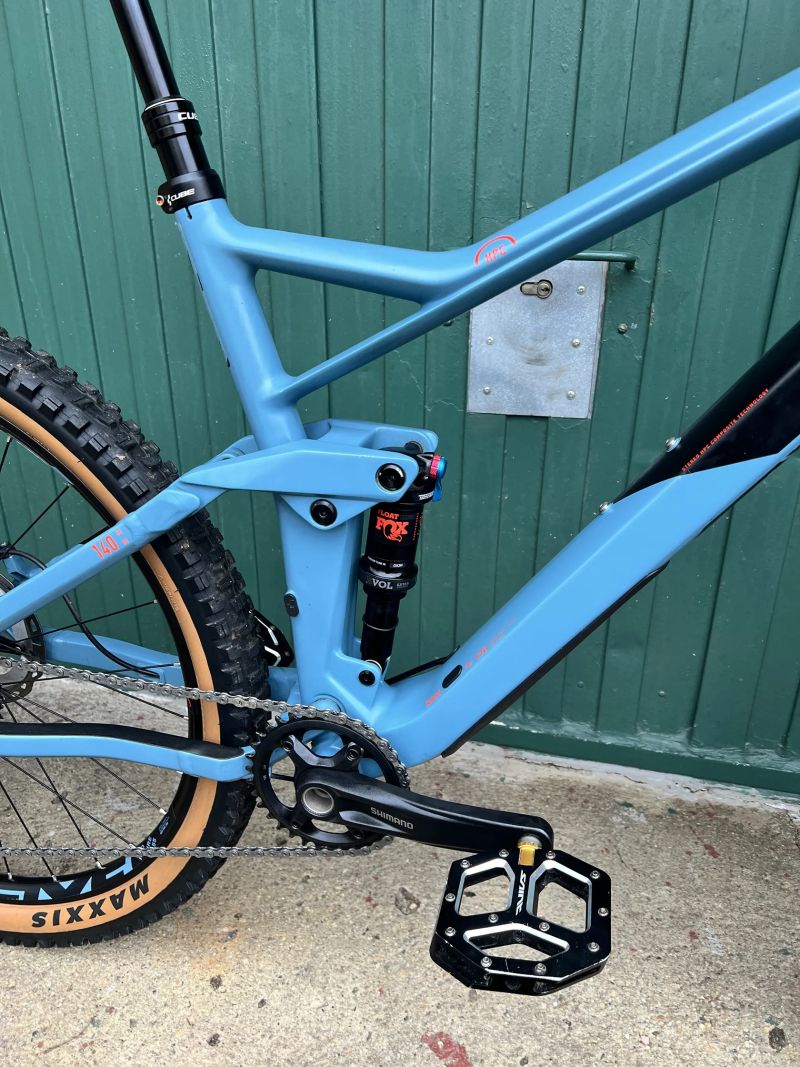 Trailové karbonové kolo Cube Stereo 140 HPC Race 27.5