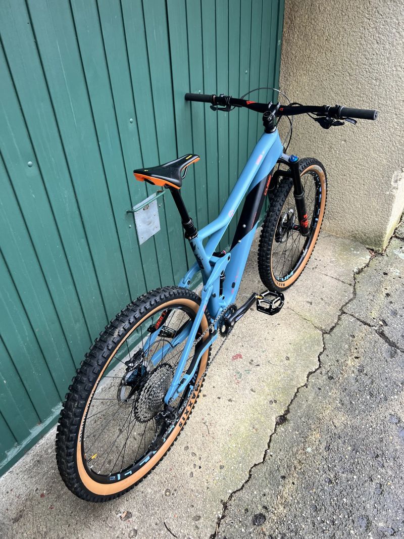 Trailové karbonové kolo Cube Stereo 140 HPC Race 27.5