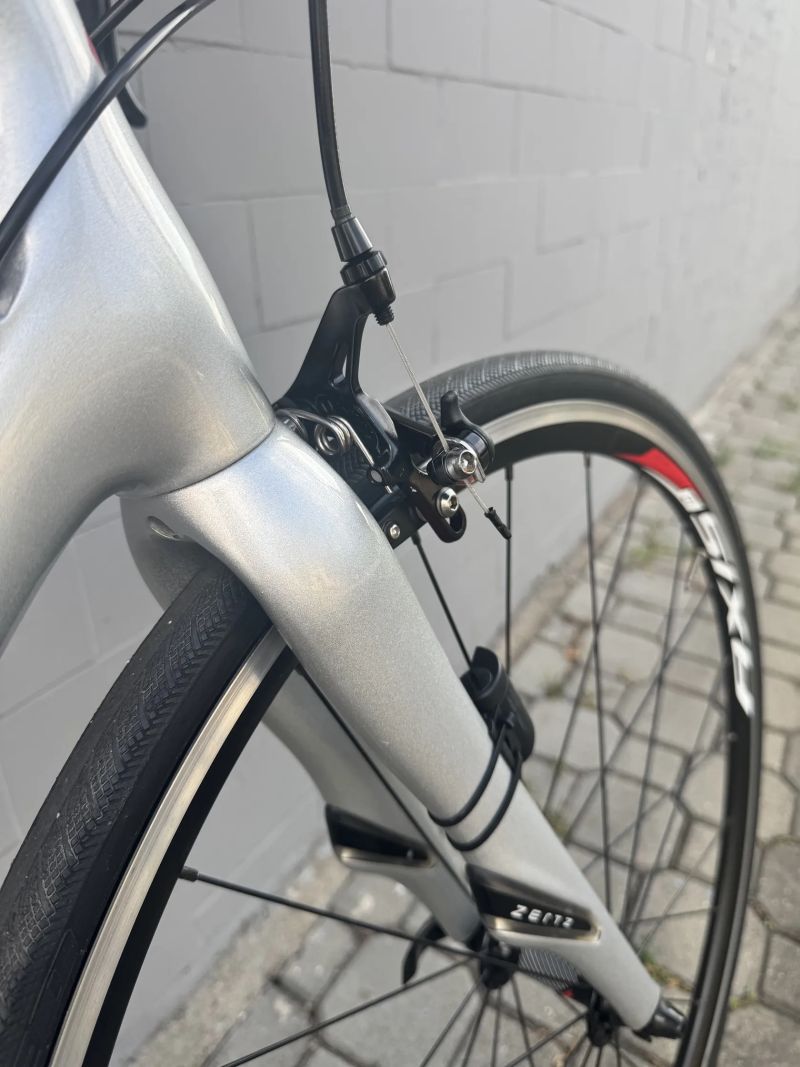 Specialized Roubaix (silniční kolo)