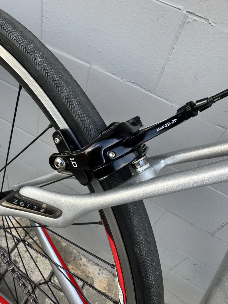 Specialized Roubaix (silniční kolo)