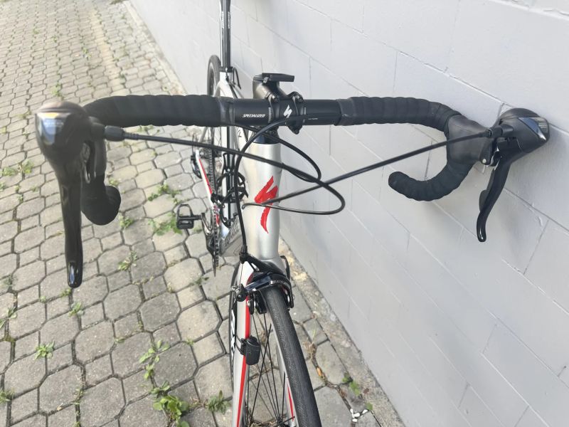 Specialized Roubaix (silniční kolo)