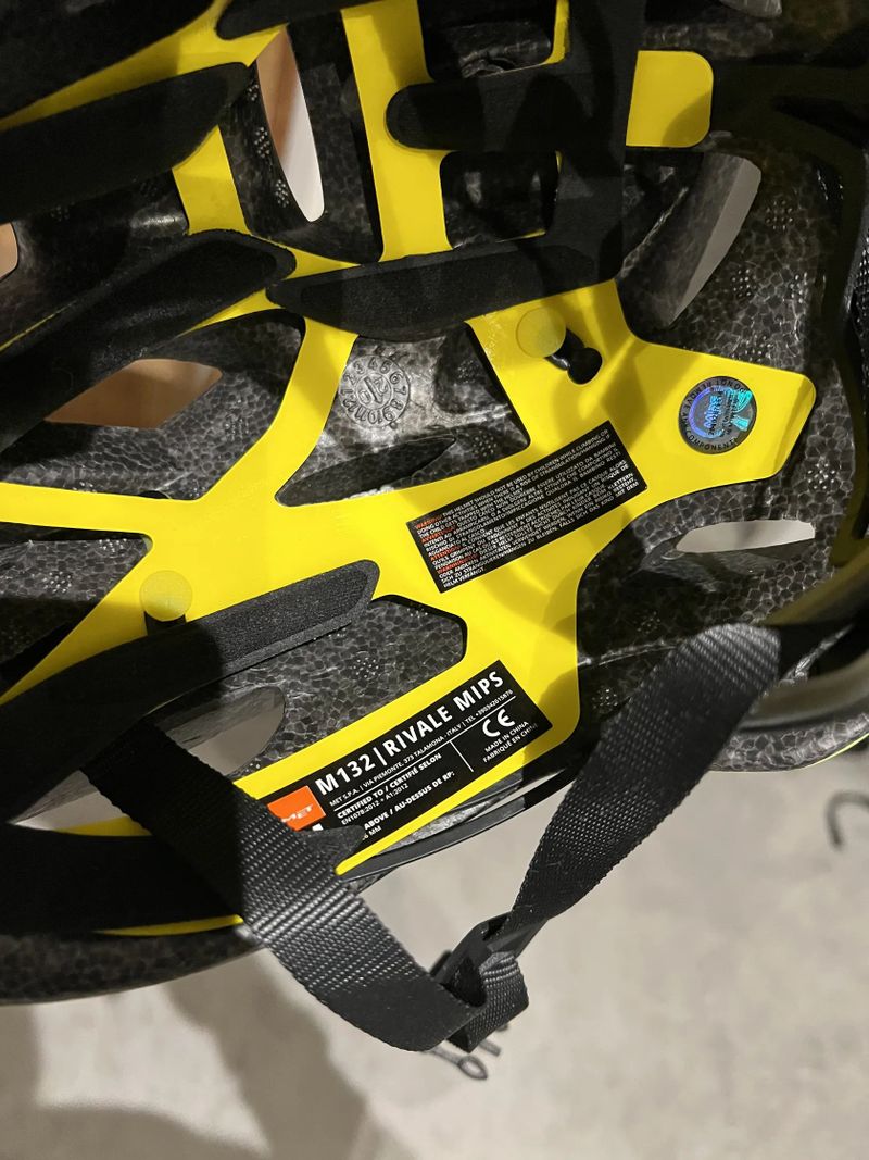 Helma MET Rivale Mips