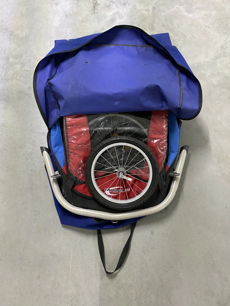 Prodám dětský vozík za kolo Croozer 535 pro 2 děti + jogging set