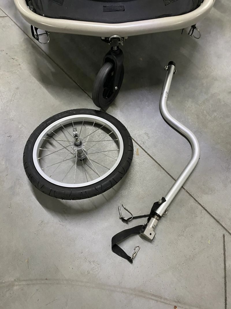 Prodám dětský vozík za kolo Croozer 535 pro 2 děti + jogging set