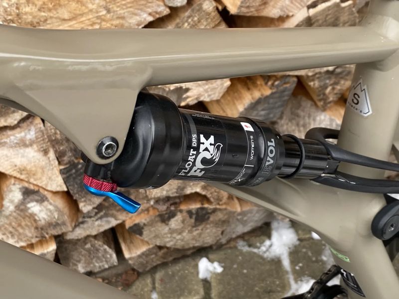 Specialized Stumpjumper v S, Fox vidlice, SLX brzdy