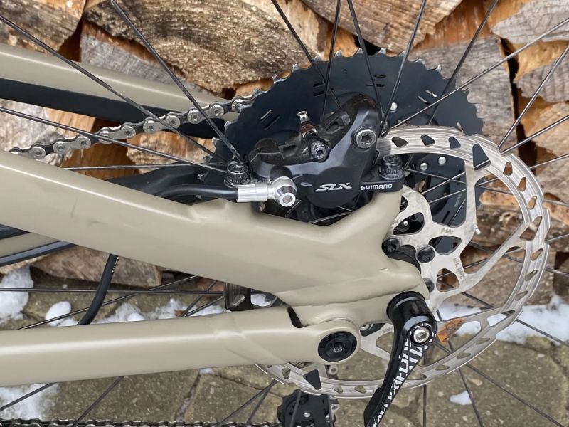 Specialized Stumpjumper v S, Fox vidlice, SLX brzdy