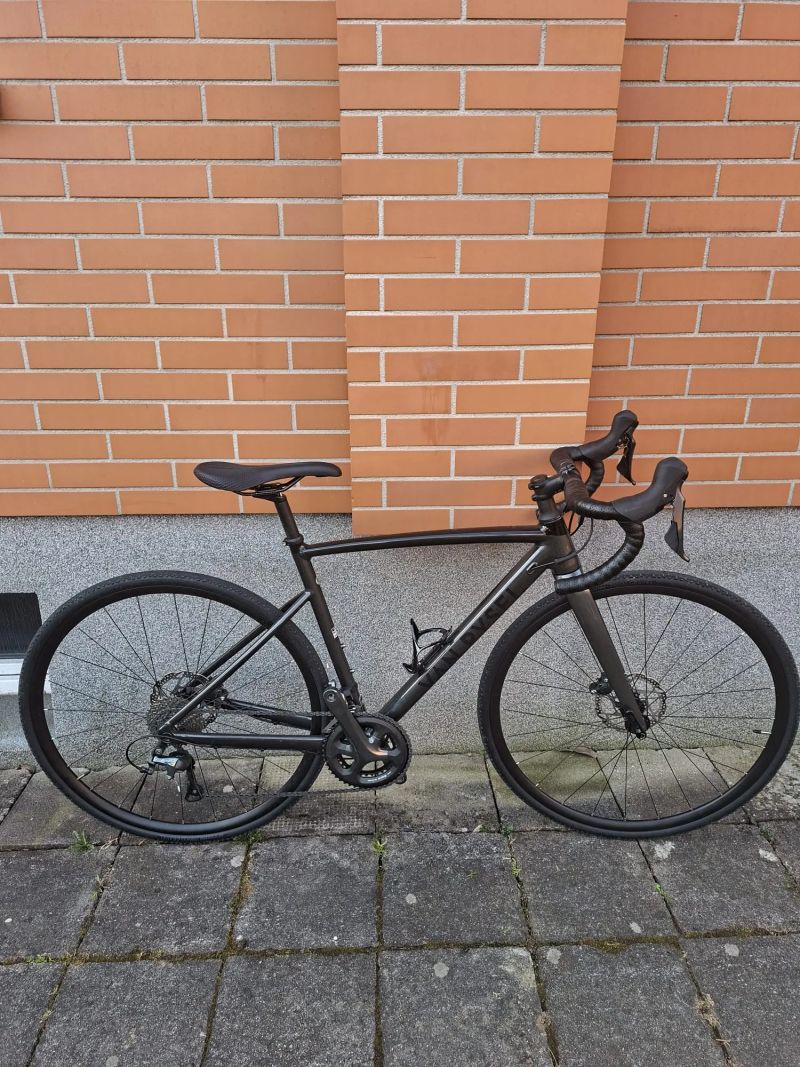 Silniční kolo Van Rysel NCR AF Shimano Tiagra (2×10) – velmi dobrý stav