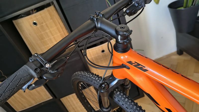 KTM Myroon carbon Orange / vel.M / Shimano SLX / teleskop