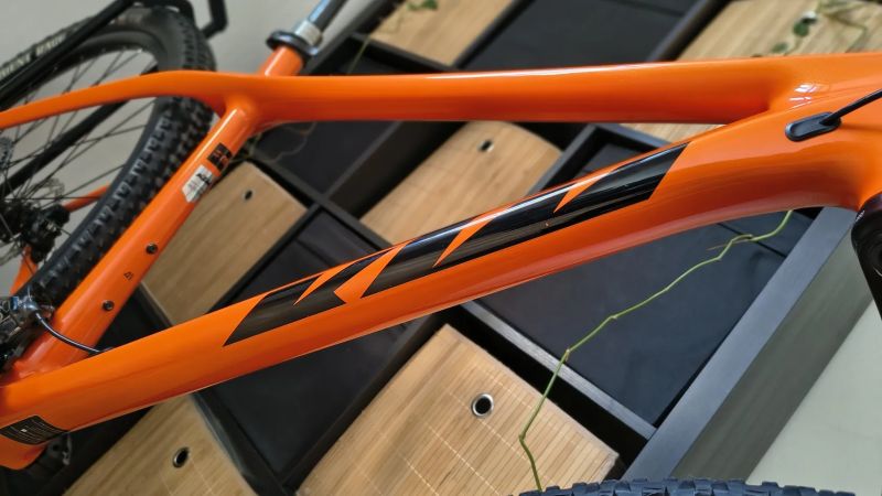 KTM Myroon carbon Orange / vel.M / Shimano SLX / teleskop