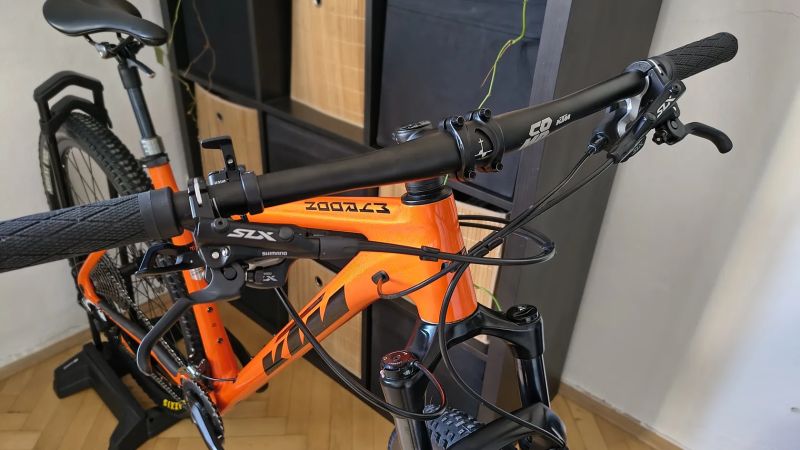 KTM Myroon carbon Orange / vel.M / Shimano SLX / teleskop