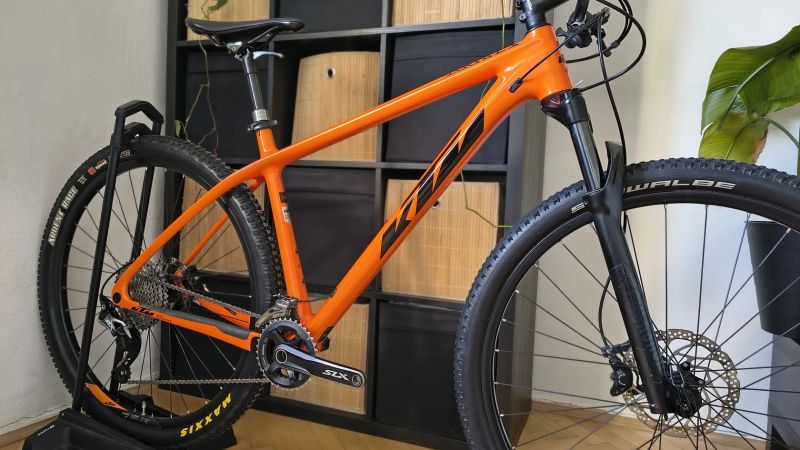 KTM Myroon carbon Orange / vel.M / Shimano SLX / teleskop