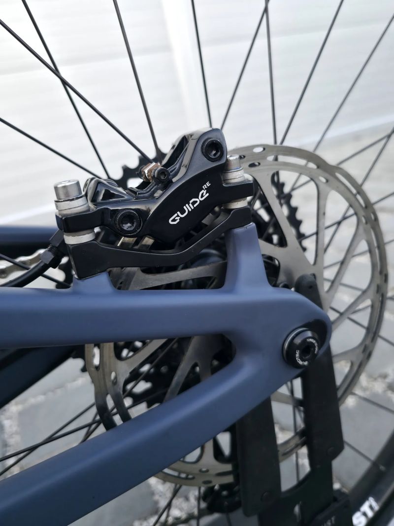 Santa Cruz Megatower C 2021 29" – velikost L / Top stav