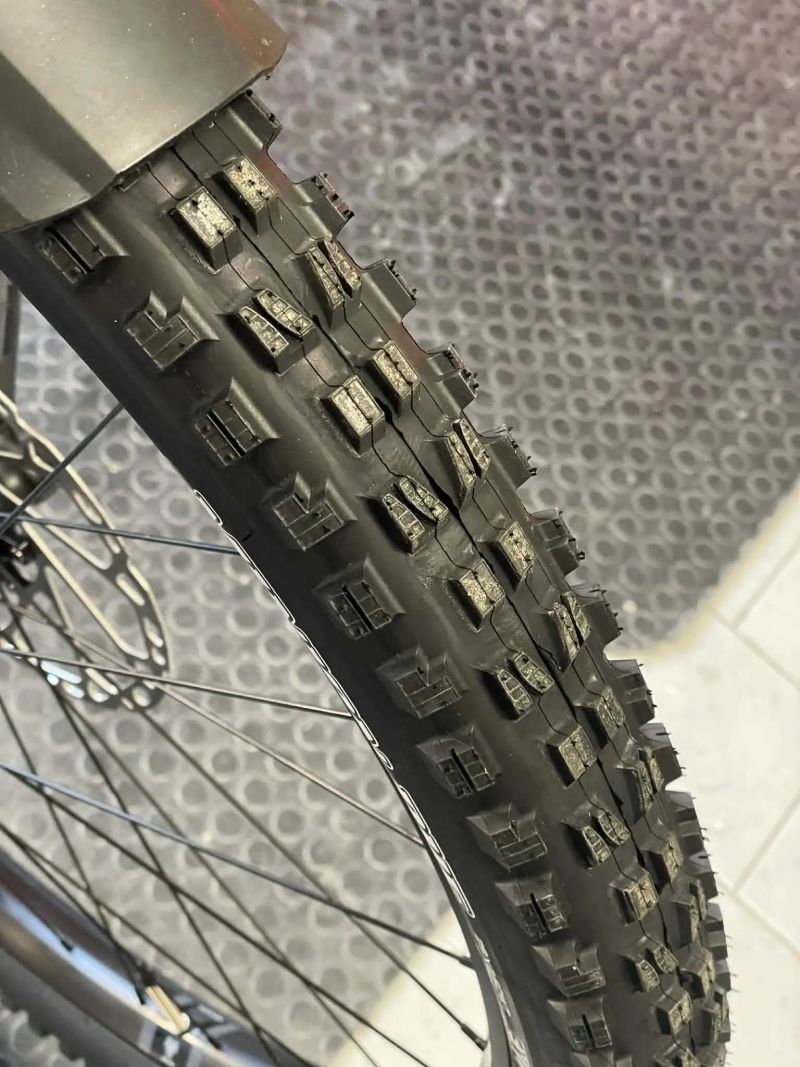 Rocky Mountain Powerplay A70, Fox 38, 108Nm, 1000W, XL od 183 cm, nová kola