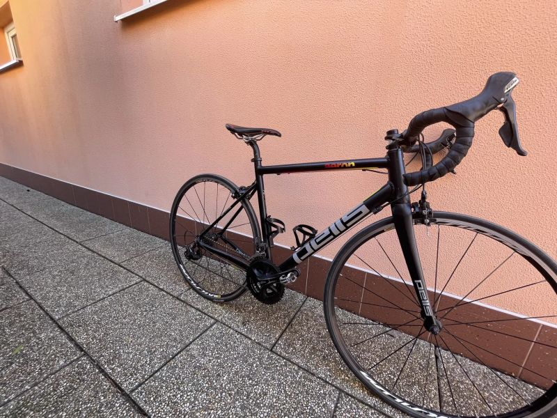 Silniční kolo Pells