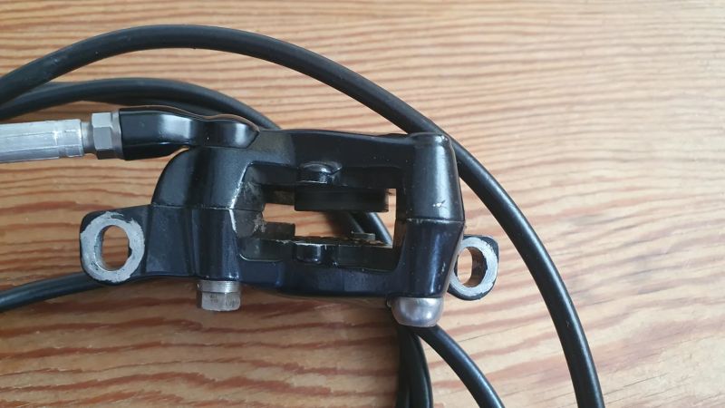 Prodám brzdové páky a třmeny Avid Elixir R sl 