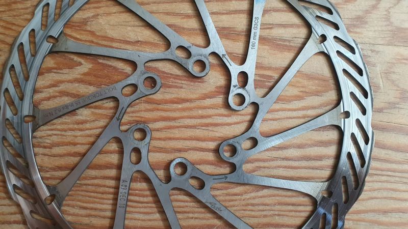 Prodám brzdové páky a třmeny Avid Elixir R sl 