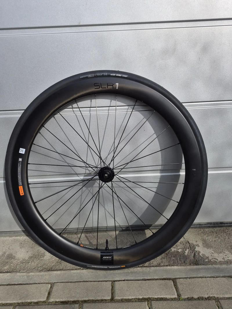 Prodám nová karbonová kola Giant SLR 1 50 disc