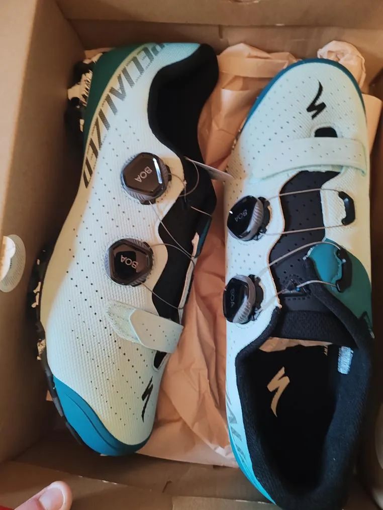 Tretry SPECIALIZED Recon 3.0 MTB CA White Sage/Tropical