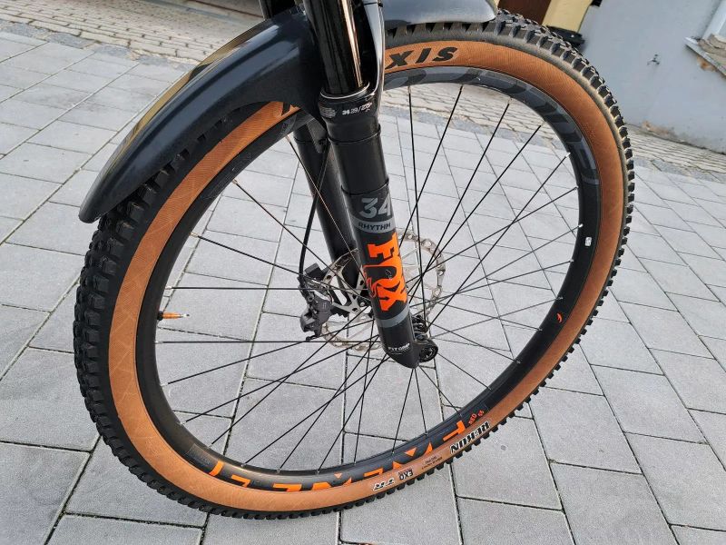 29" Cube Stereo HPC 120 - 1x12, karbon