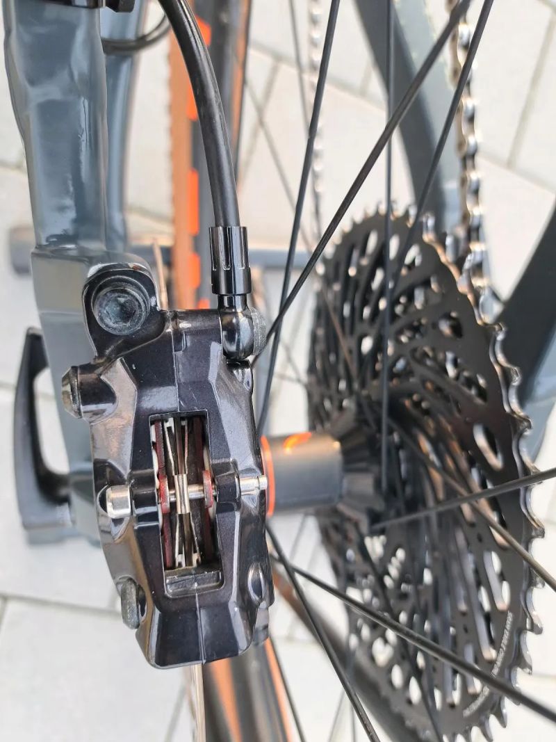 29" Cube Stereo HPC 120 - 1x12, karbon