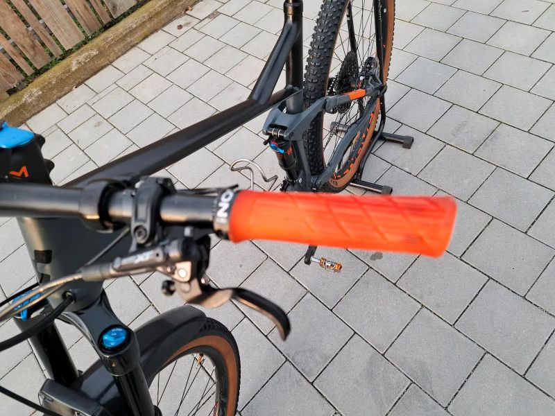 29" Cube Stereo HPC 120 - 1x12, karbon