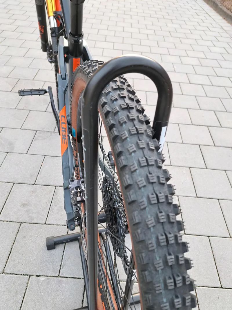 29" Cube Stereo HPC 120 - 1x12, karbon, velikost "S"