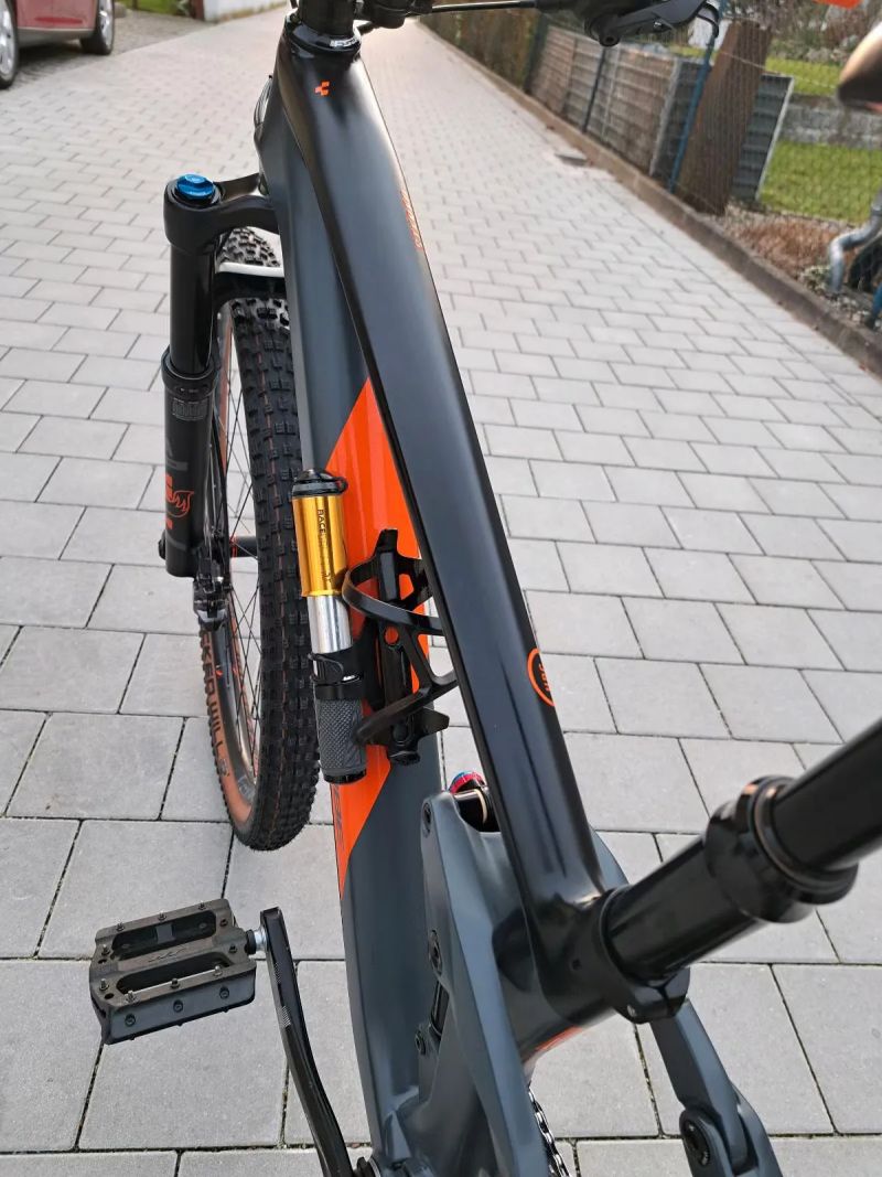 29" Cube Stereo HPC 120 - 1x12, karbon, velikost "S"