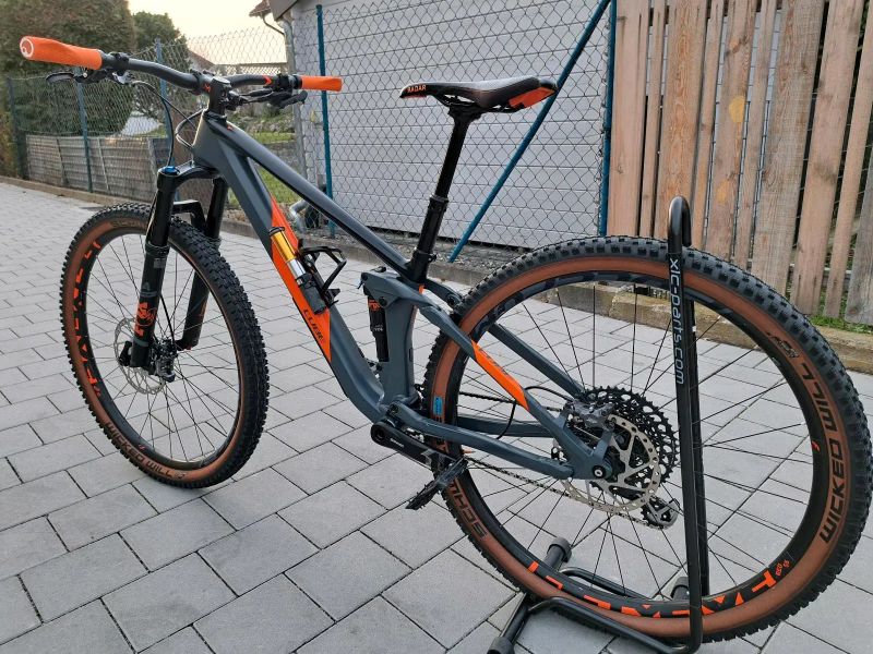 29" Cube Stereo HPC 120 - 1x12, karbon, velikost "S"