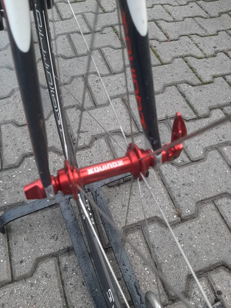 Silniční kolo Equinox RS