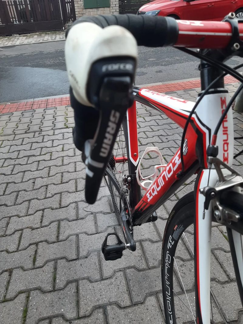 Silniční kolo Equinox RS