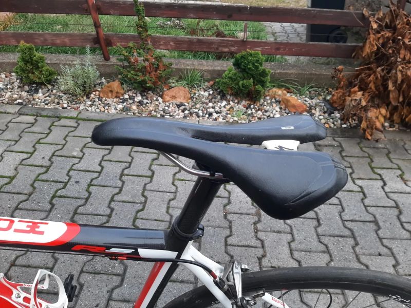 Silniční kolo Equinox RS