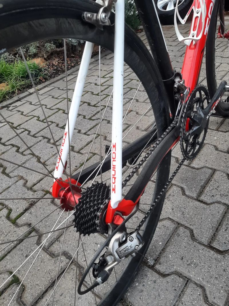 Silniční kolo Equinox RS