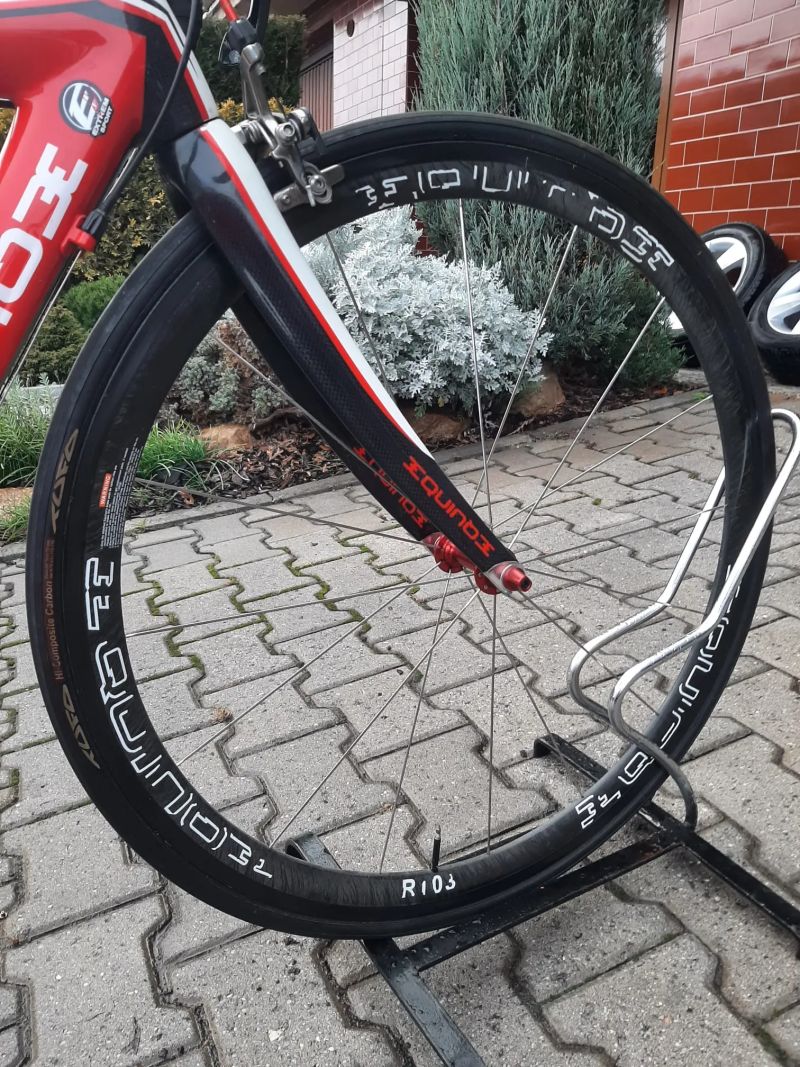 Silniční kolo Equinox RS