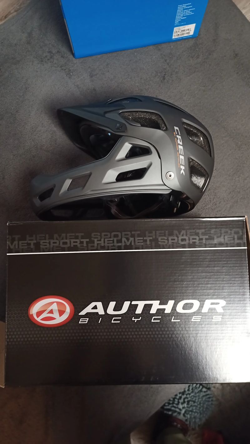 Prodám dvě helmy Author Greek FF 164 Grey 57-60 cm